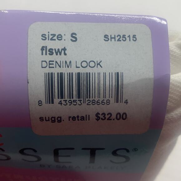 SPANX Assets by Sara Blakely Structured Leggings - Denim Look Crop. Ivory. Small - Picture 8 of 10